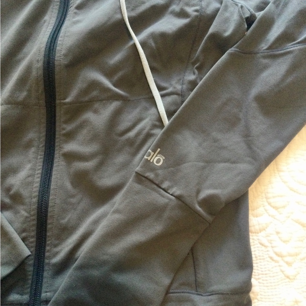 Alo Gray Zip-Up snorkel hooded Jacket
